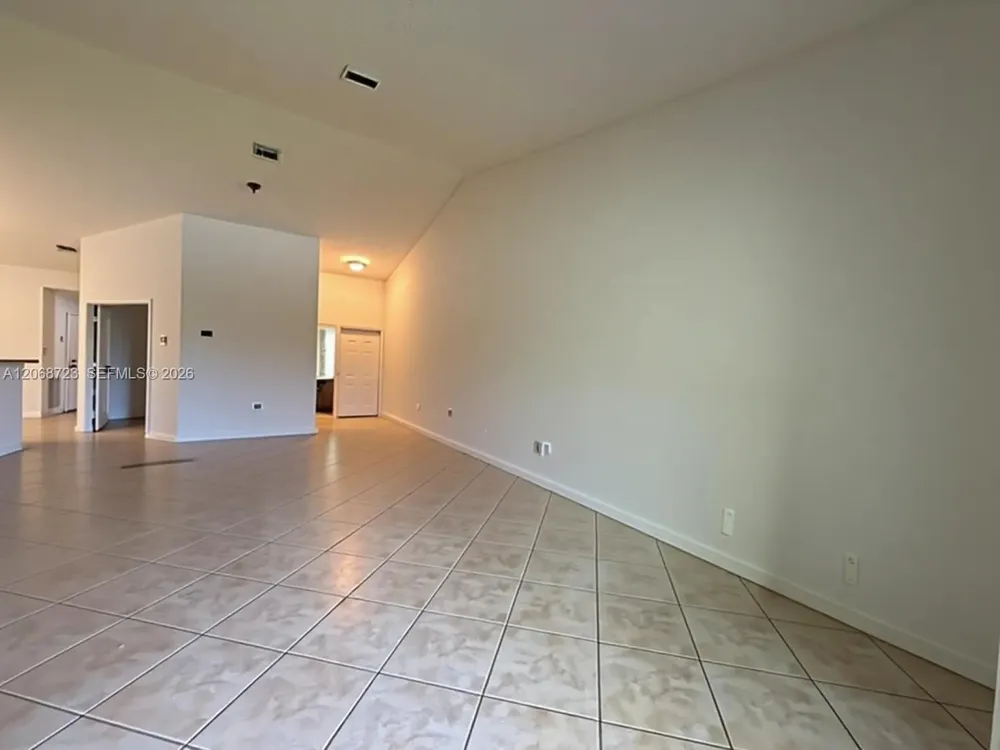 18440 Via Di Sorrento Boca Raton, FL 33496