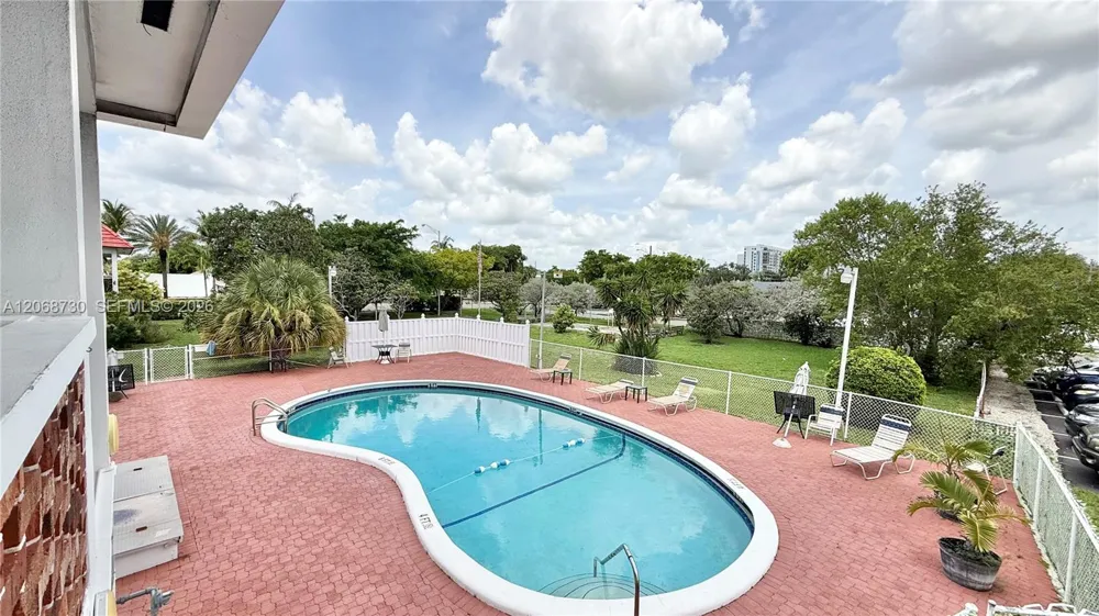 22 SE 3rd Ter #3 Dania Beach, FL 33004