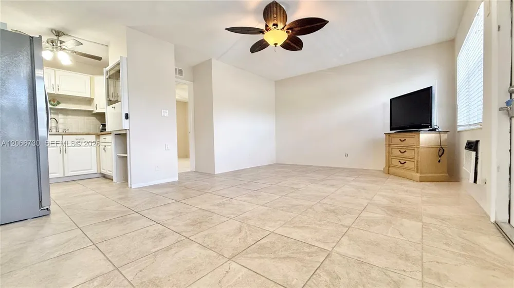 22 SE 3rd Ter #3 Dania Beach, FL 33004