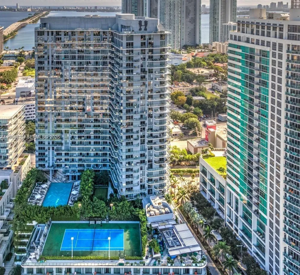 121 NE 34th St #915 Miami, FL 33137