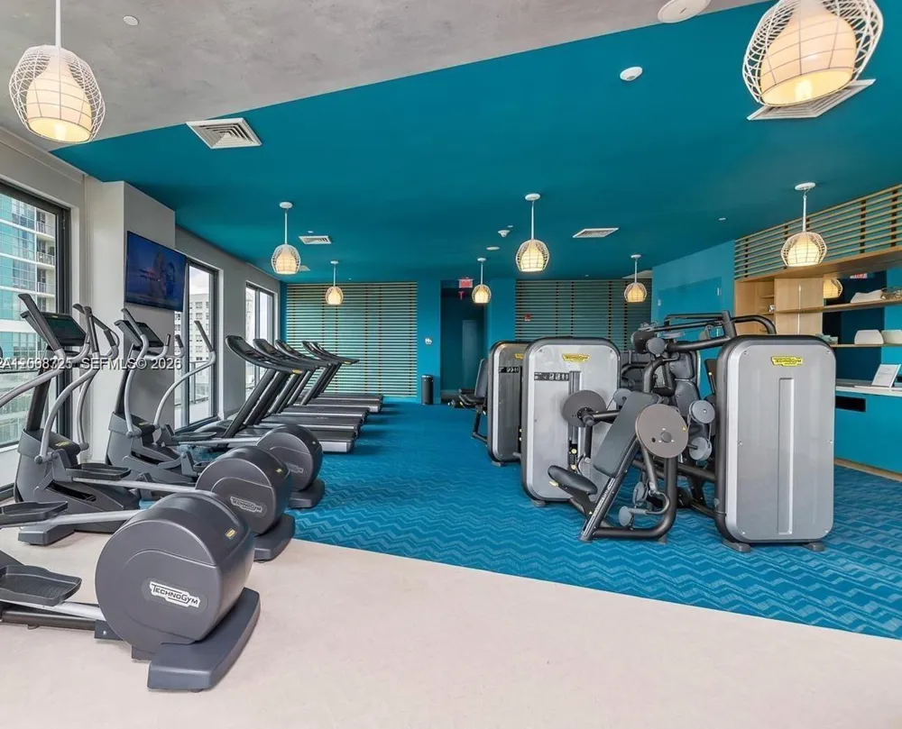 121 NE 34th St #915 Miami, FL 33137