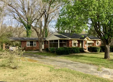 67 Lakeview Drive