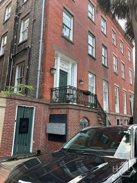 203 E York Street #3