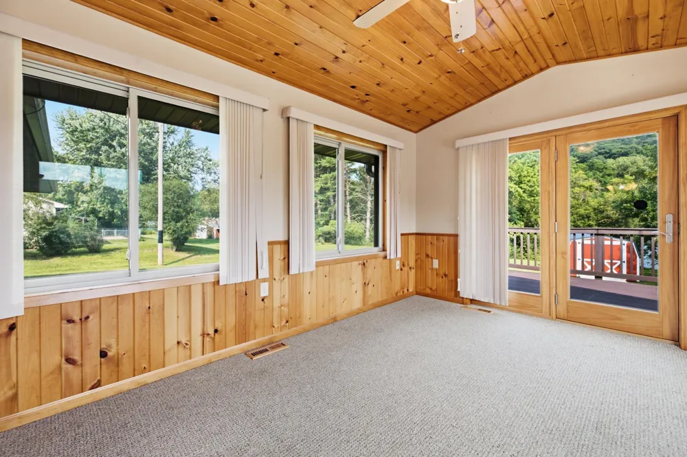 1580 Gilmore Valley Road Winona, MN 55987
