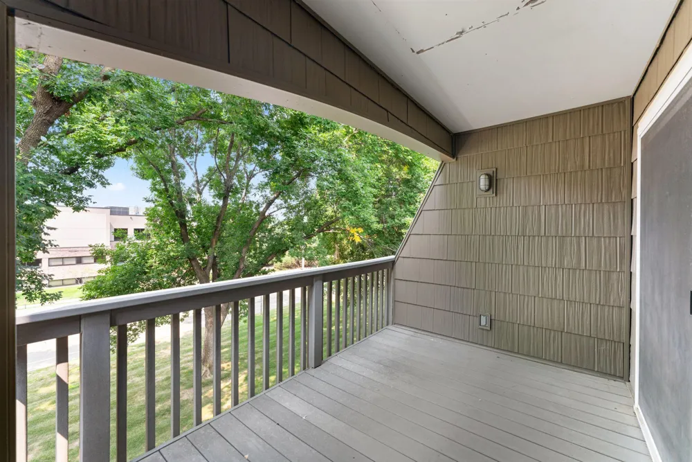 2800 Hamline Avenue #313 Roseville, MN 55113