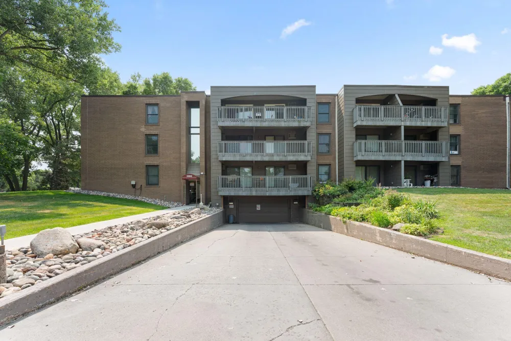 2800 Hamline Avenue #313 Roseville, MN 55113