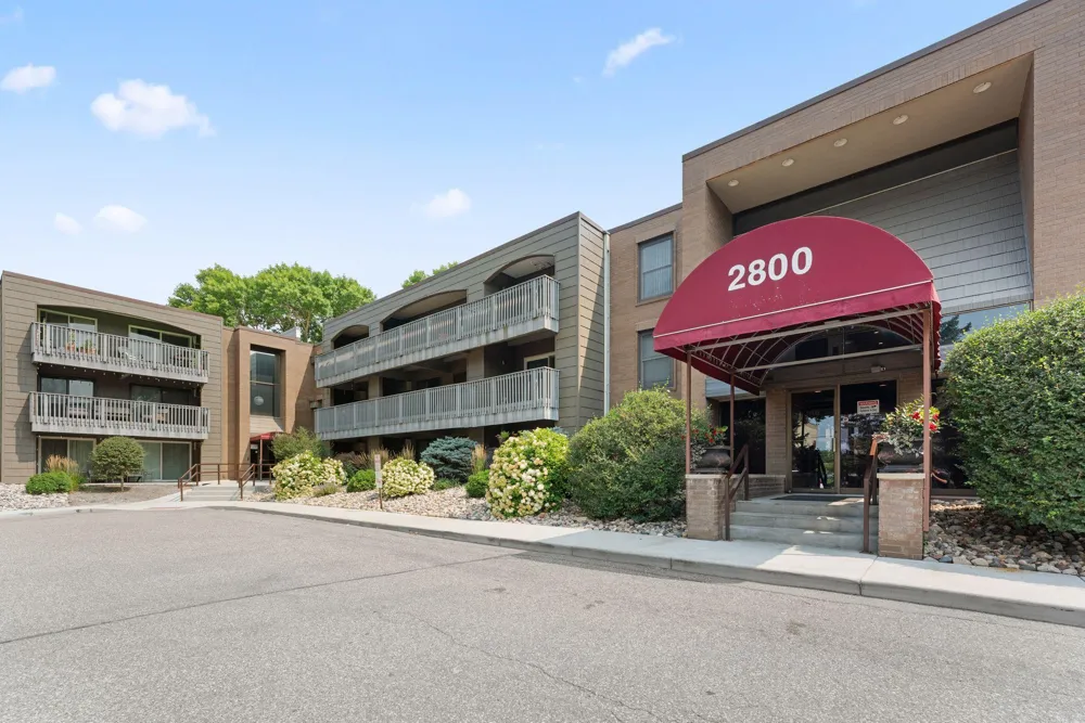2800 Hamline Avenue #313 Roseville, MN 55113