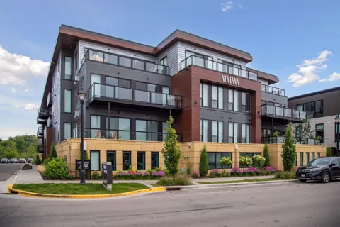 253 Lake Street E #307