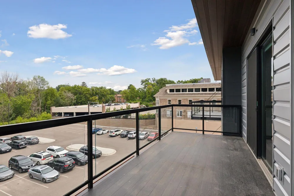253 Lake Street E #307 Wayzata, MN 55391