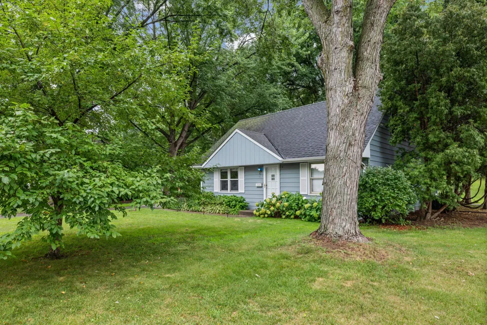 8236 Queen Avenue S Bloomington, MN 55431