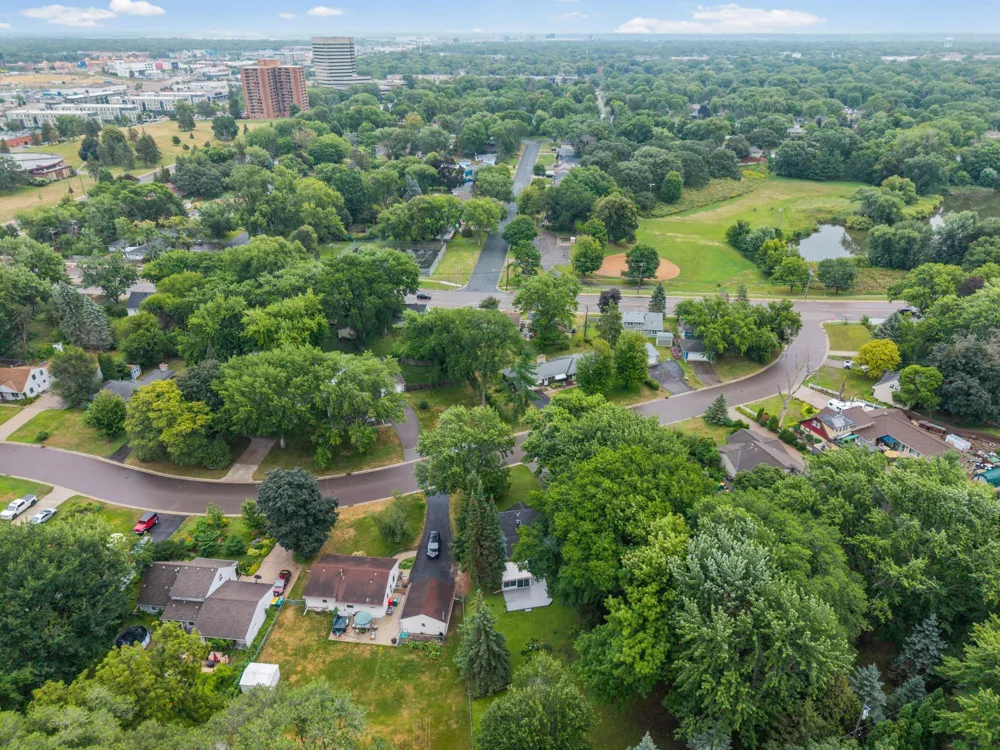 8236 Queen Avenue S Bloomington, MN 55431