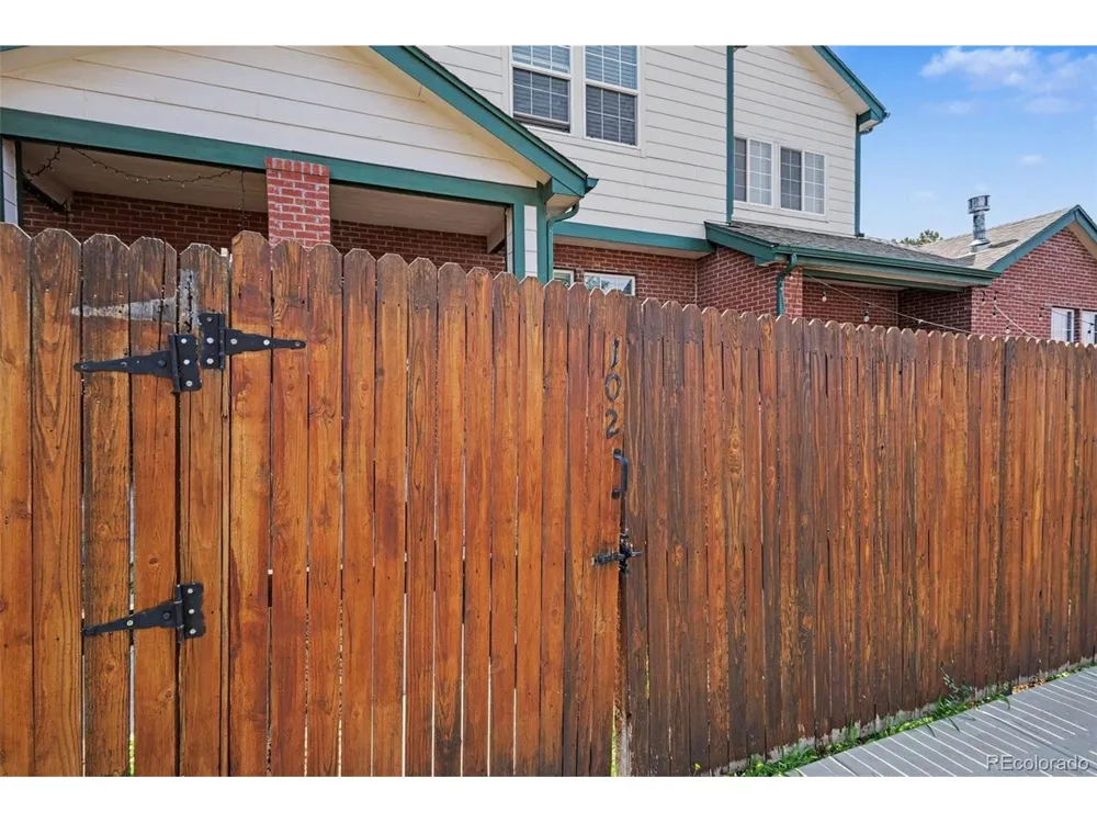 818 S Kalispell Circle #102 Aurora, CO 80017
