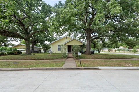 612 W Moss Street