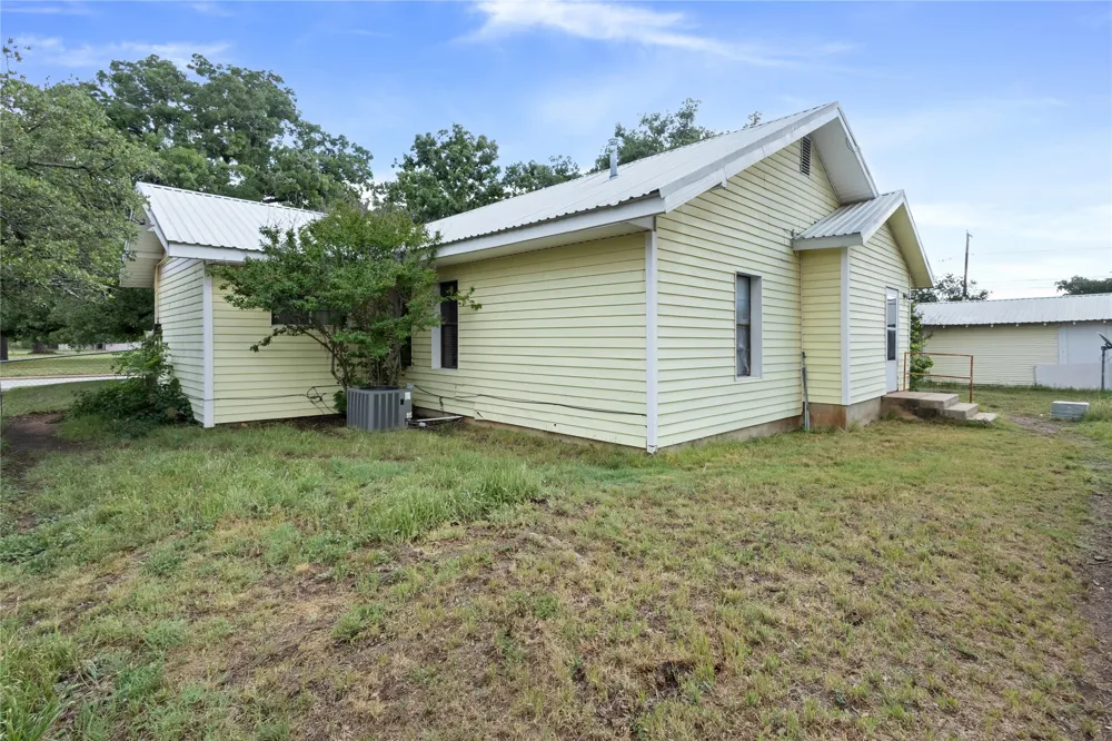 612 W Moss Street Eastland, TX 76448
