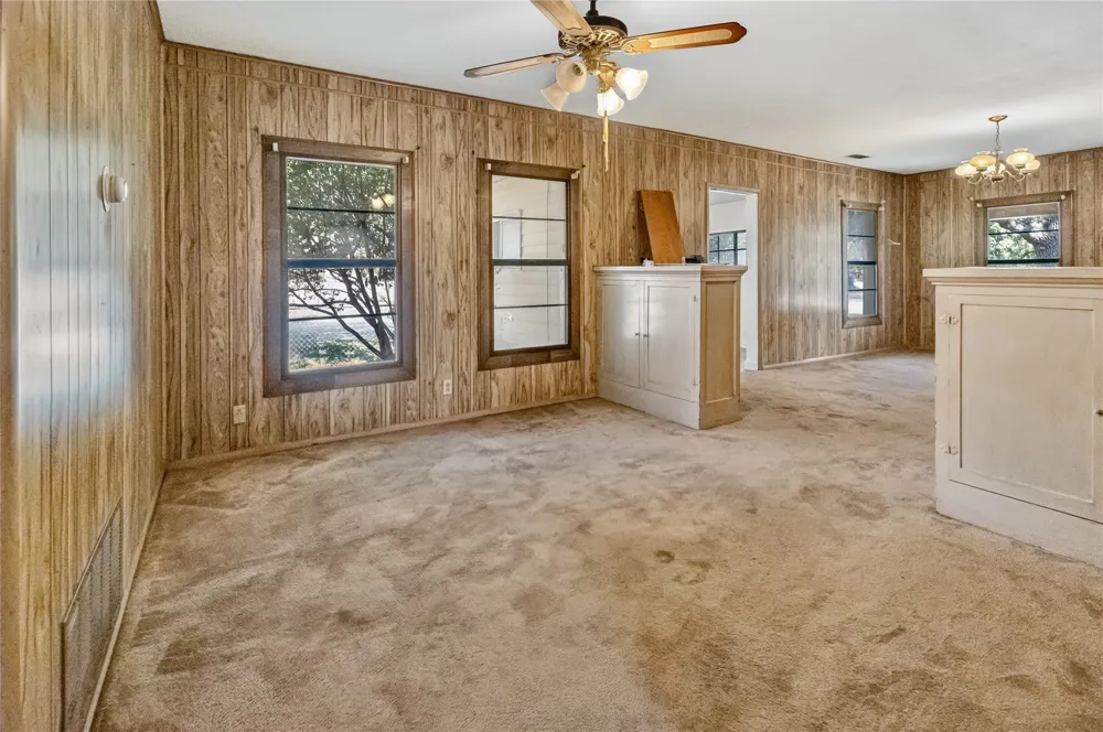 612 W Moss Street Eastland, TX 76448