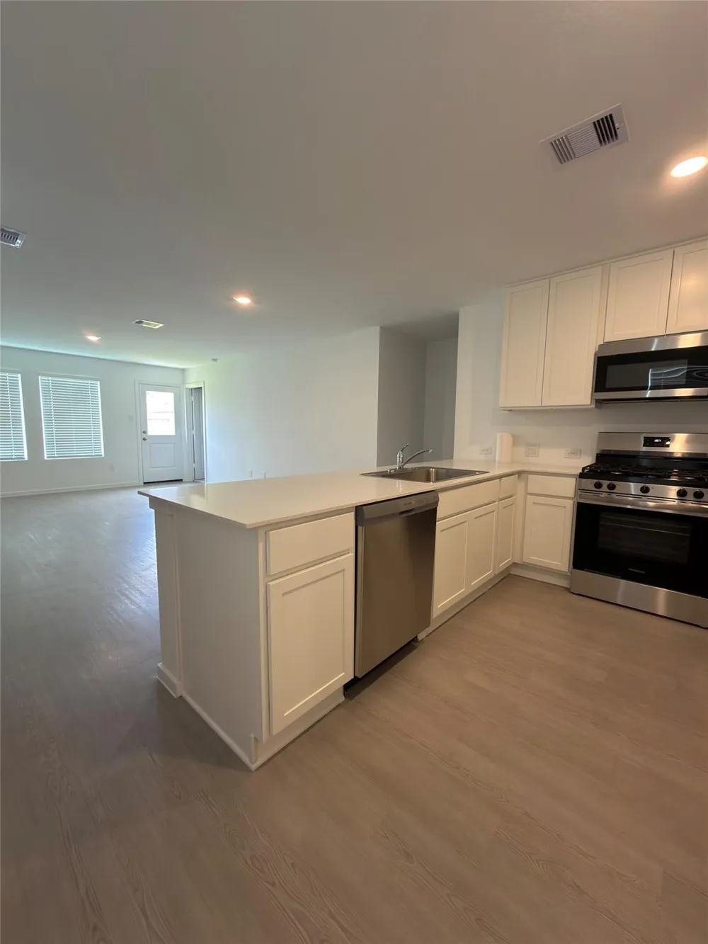 1515 Golden Iris Drive Crosby, TX 77532