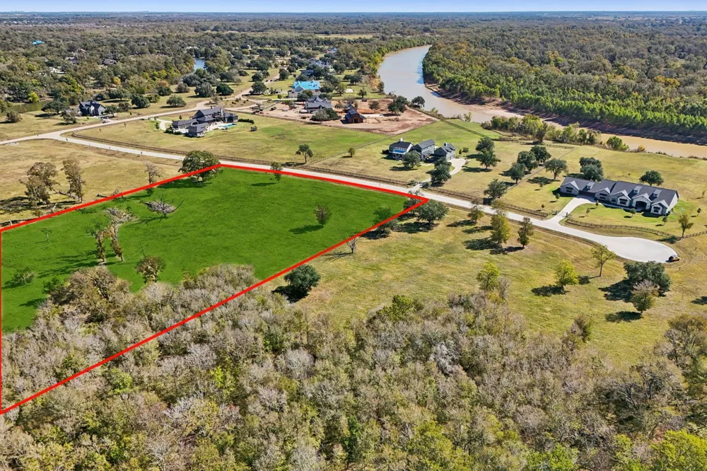 4802 Riverbend Ct Fulshear, TX 77441