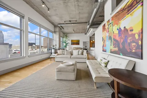 1901 Post Oak Boulevard #803