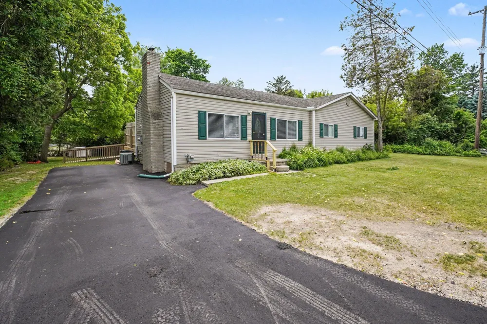 3472 Esson Drive Grand Blanc Charter Township, MI 48439