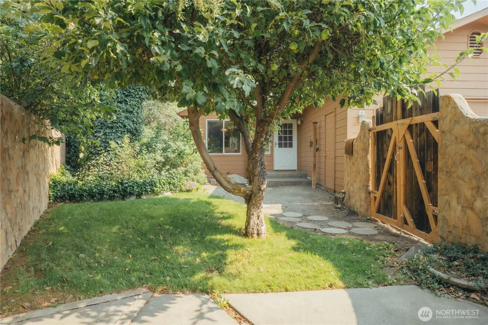 202 W Mount Baker Court Ellensburg, WA 98926