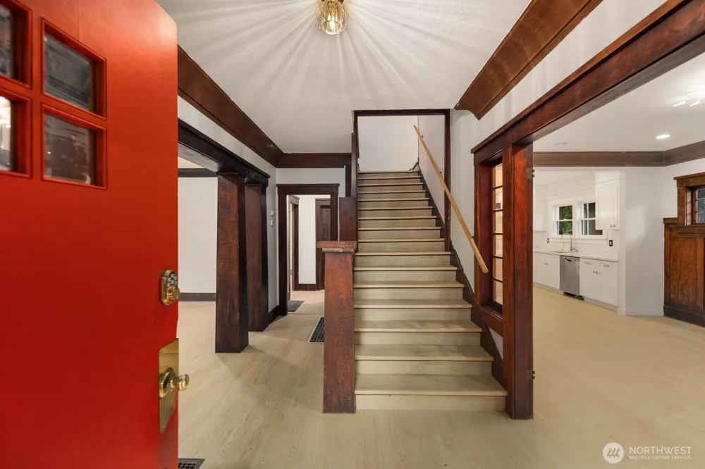 2109 Aurora Avenue Seattle, WA 98109