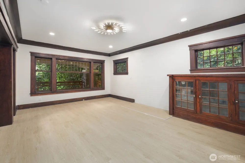 2109 Aurora Avenue Seattle, WA 98109