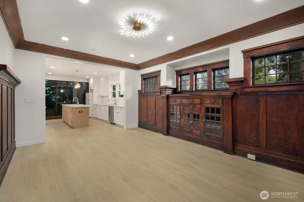 2109 Aurora Avenue Seattle, WA 98109