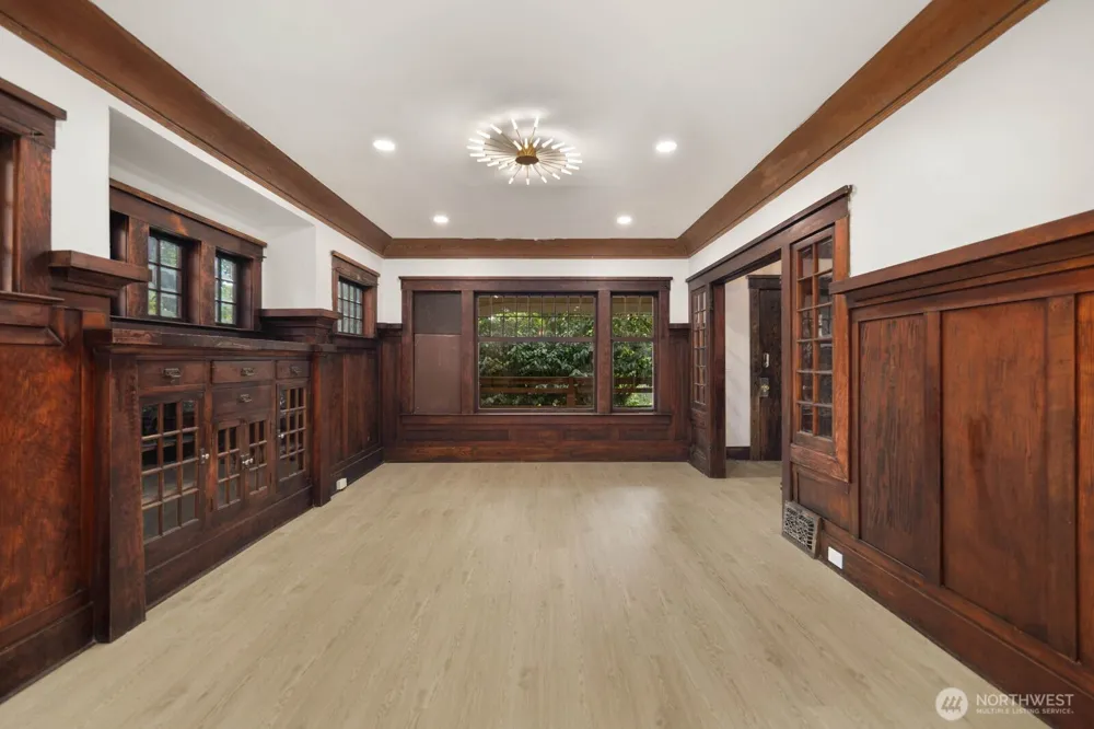 2109 Aurora Avenue Seattle, WA 98109