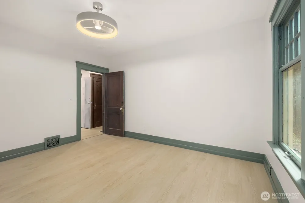 2109 Aurora Avenue Seattle, WA 98109