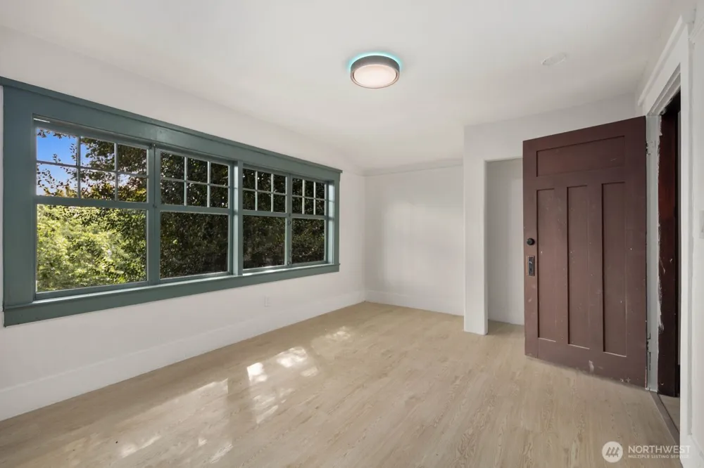 2109 Aurora Avenue Seattle, WA 98109