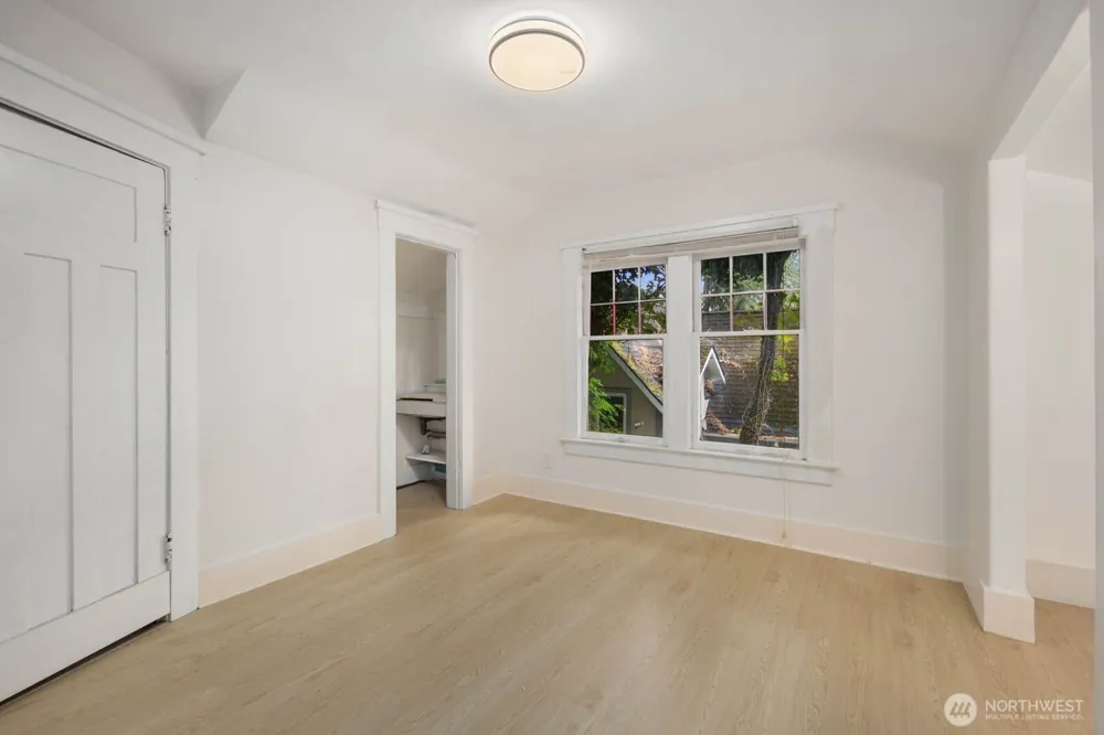 2109 Aurora Avenue Seattle, WA 98109