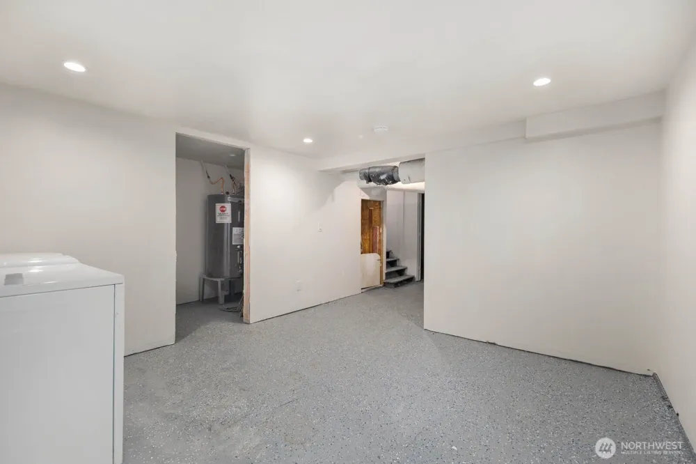 2109 Aurora Avenue Seattle, WA 98109