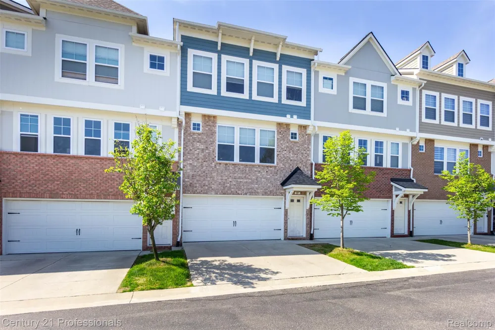 57 Kaprol Drive Troy City, MI 48098