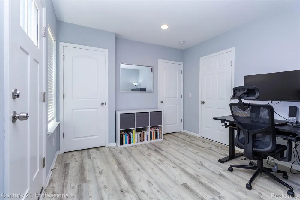 57 Kaprol Drive Troy City, MI 48098