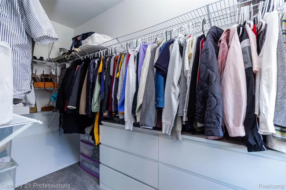 57 Kaprol Drive Troy City, MI 48098