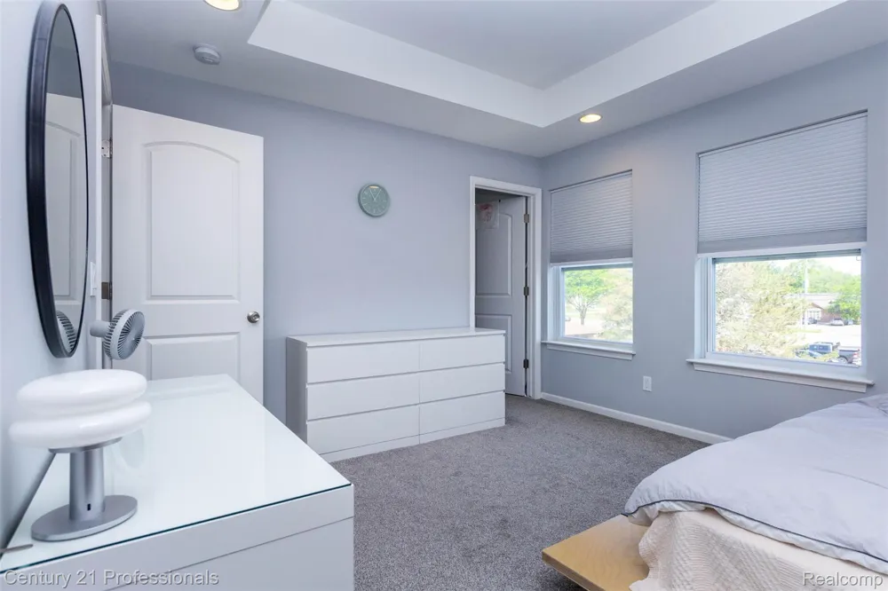 57 Kaprol Drive Troy City, MI 48098
