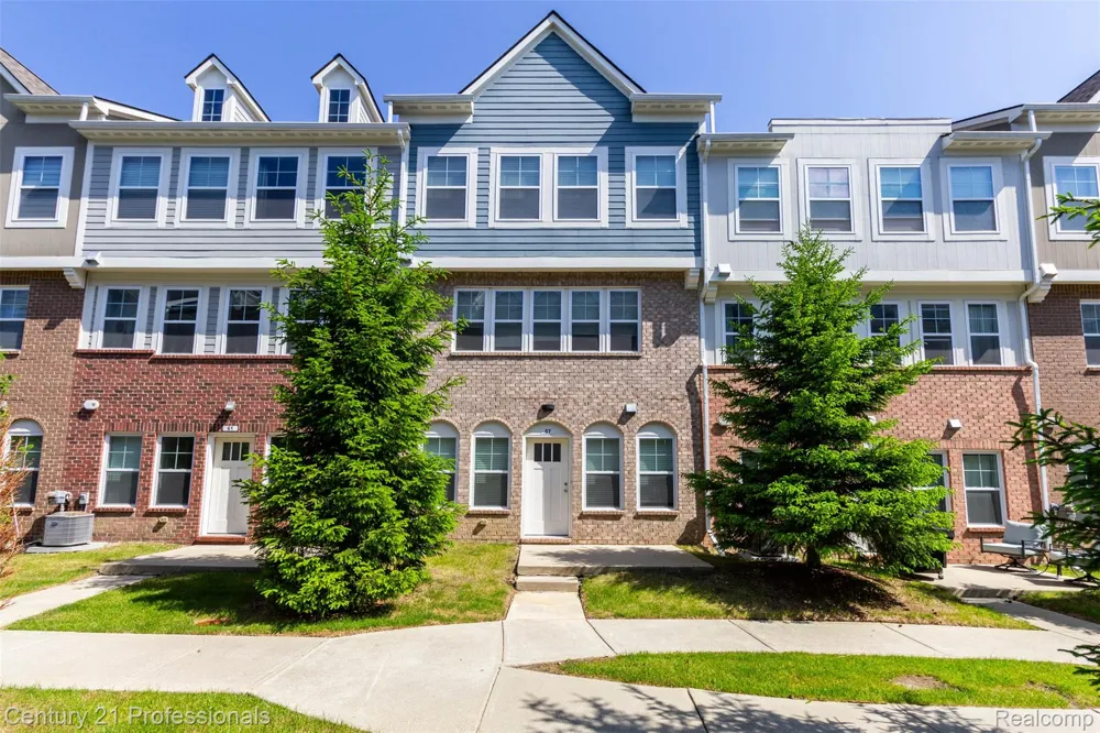 57 Kaprol Drive Troy City, MI 48098