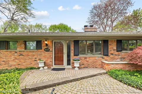 925 Westview Road