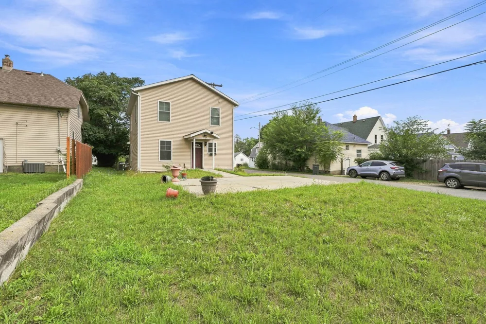 1166 Lee Street SW Wyoming City, MI 49509