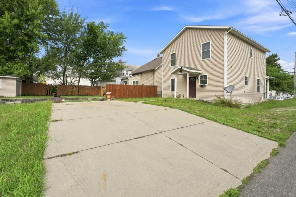 1166 Lee Street SW Wyoming City, MI 49509