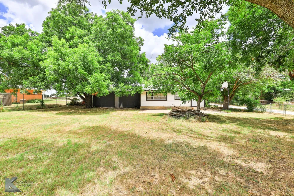 609 Sunset Drive Clyde, TX 79510