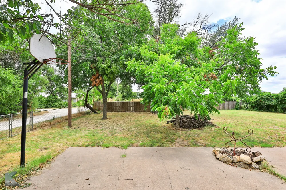 609 Sunset Drive Clyde, TX 79510