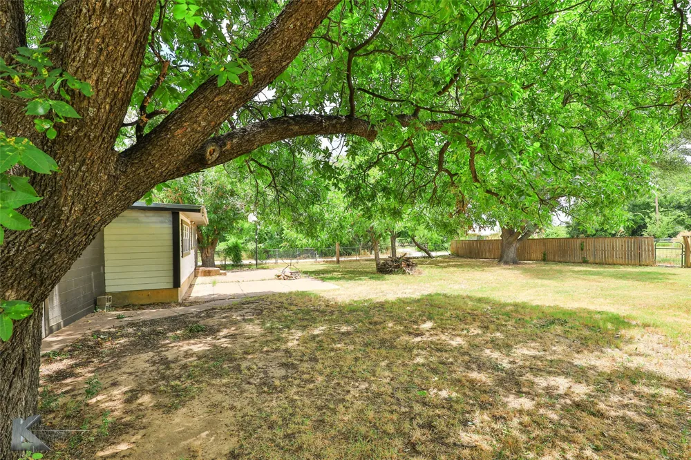 609 Sunset Drive Clyde, TX 79510