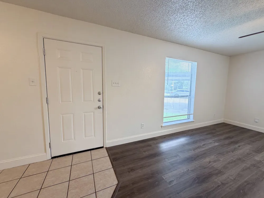 604 Walter Stephenson Road #B Midlothian, TX 76065