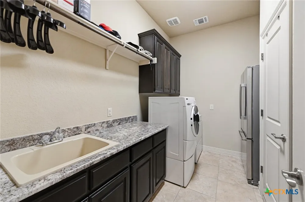 1542 Melanie Circle San Antonio, TX 78258