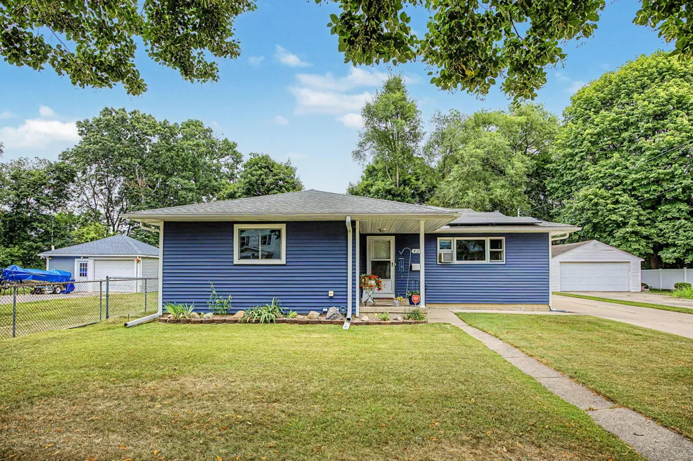 427 Bates Street Jackson, MI 49202