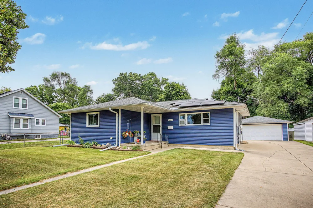 427 Bates Street Jackson, MI 49202