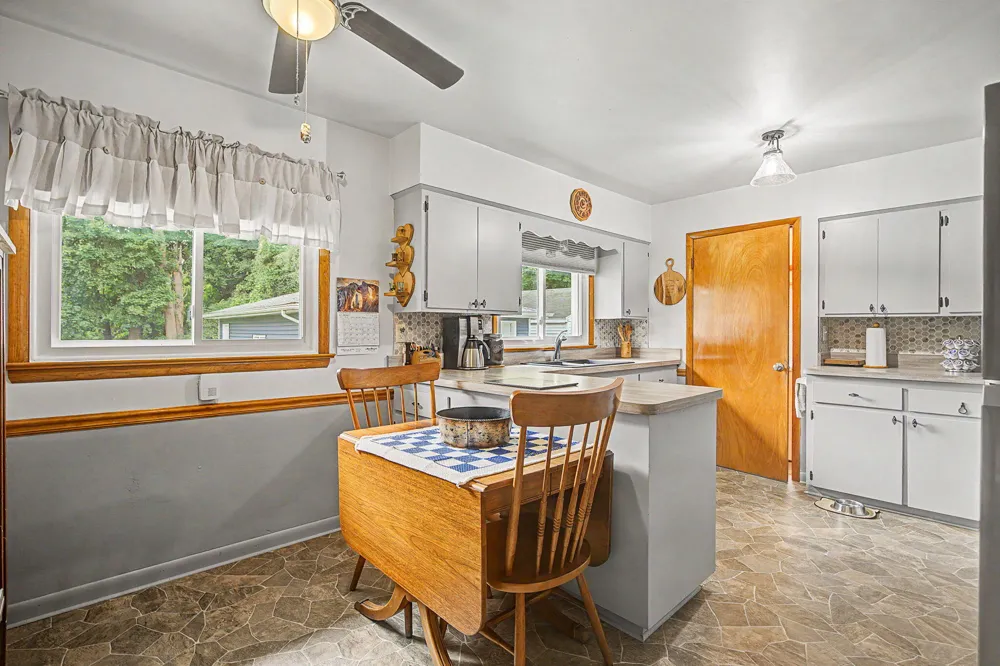 427 Bates Street Jackson, MI 49202