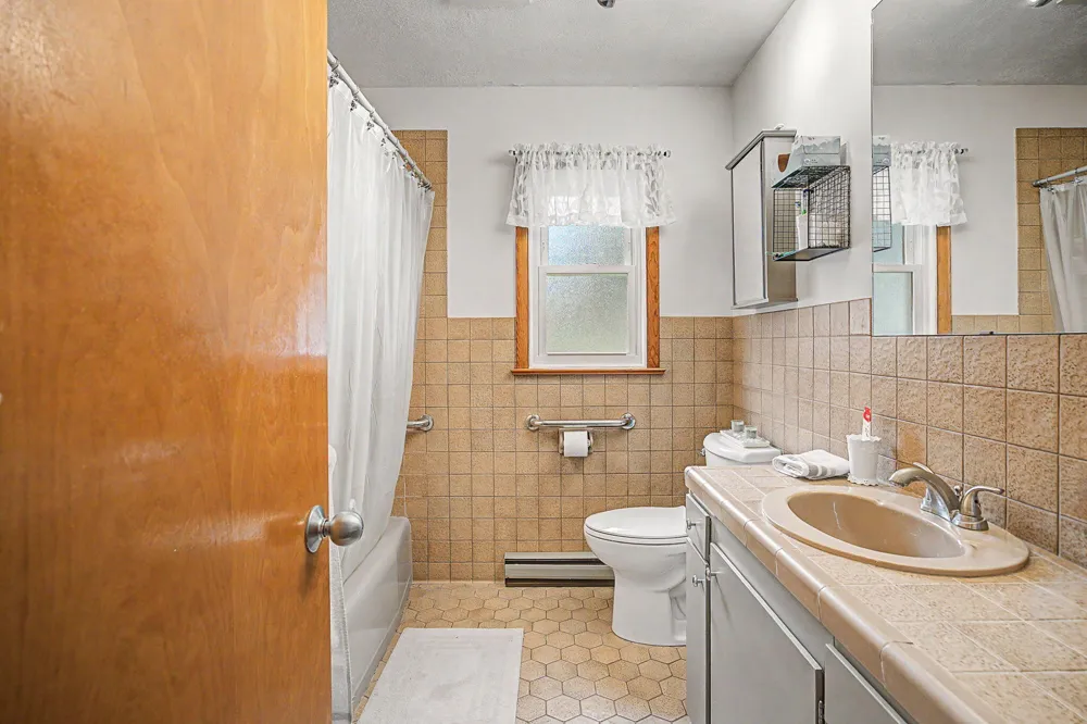 427 Bates Street Jackson, MI 49202