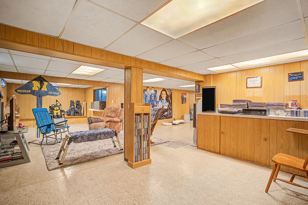 427 Bates Street Jackson, MI 49202